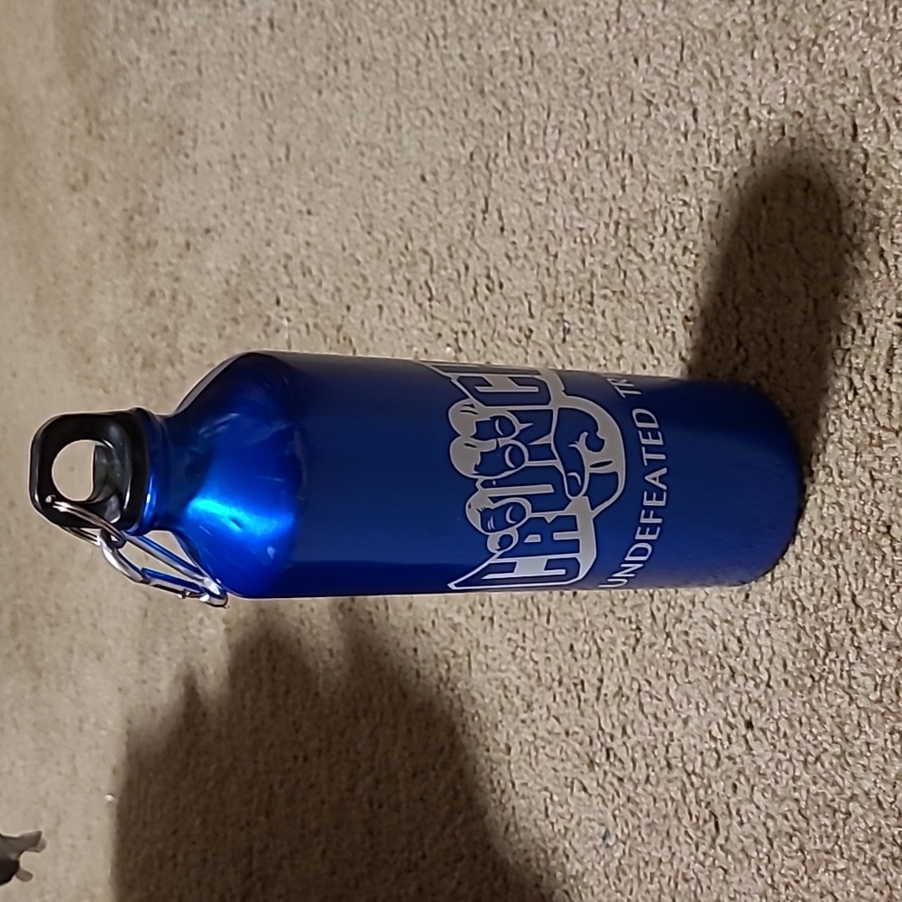 NWOT Crunch fitness water bottle, blue